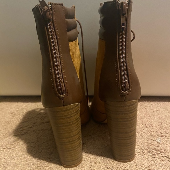 Tan Lace/Zipper Up Booties - Picture 5 of 5